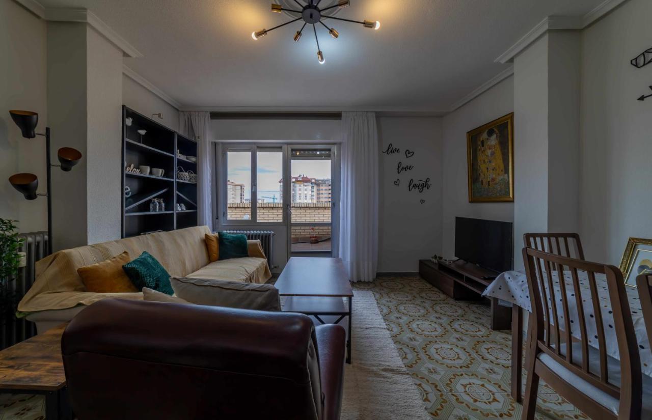Atico Vinas Apartment